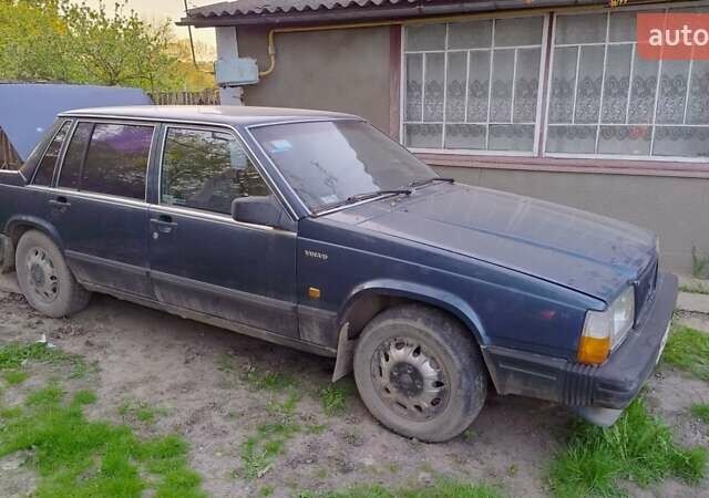 Синій Вольво 740, об'ємом двигуна 2.3 л та пробігом 300 тис. км за 900 $, фото 2 на Automoto.ua