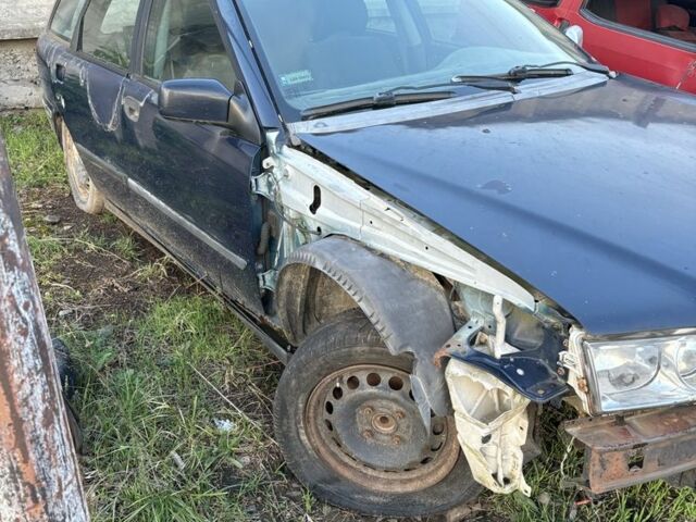 Синий Вольво 740, объемом двигателя 2 л и пробегом 500 тыс. км за 202 $, фото 2 на Automoto.ua