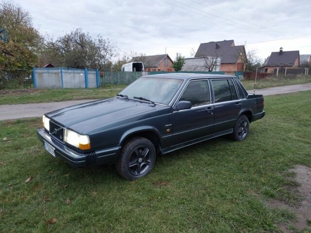 Зеленый Вольво 740, объемом двигателя 2.3 л и пробегом 318 тыс. км за 1200 $, фото 1 на Automoto.ua