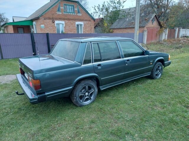 Зеленый Вольво 740, объемом двигателя 2.3 л и пробегом 318 тыс. км за 1200 $, фото 2 на Automoto.ua