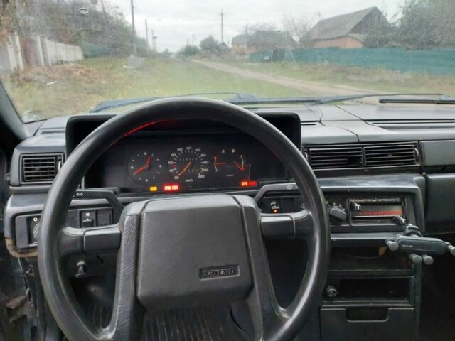 Зеленый Вольво 740, объемом двигателя 2.3 л и пробегом 318 тыс. км за 1200 $, фото 6 на Automoto.ua