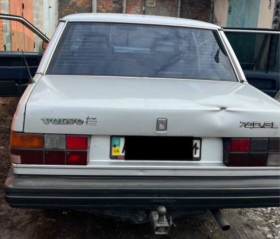 Серый Вольво 745, объемом двигателя 2.4 л и пробегом 3 тыс. км за 1187 $, фото 2 на Automoto.ua