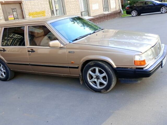 Бежевый Вольво 760, объемом двигателя 2.3 л и пробегом 400 тыс. км за 2600 $, фото 2 на Automoto.ua