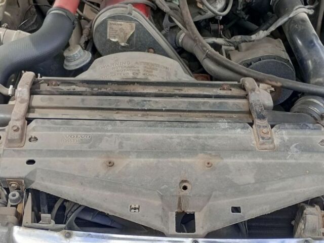 Бежевый Вольво 760, объемом двигателя 2.3 л и пробегом 400 тыс. км за 2600 $, фото 5 на Automoto.ua