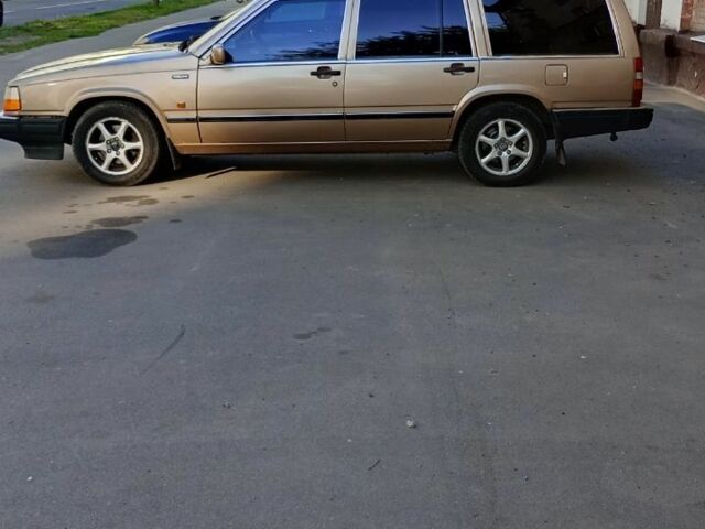 Бежевый Вольво 760, объемом двигателя 2.3 л и пробегом 400 тыс. км за 2600 $, фото 1 на Automoto.ua