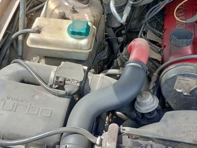 Бежевый Вольво 760, объемом двигателя 2.3 л и пробегом 400 тыс. км за 2600 $, фото 6 на Automoto.ua