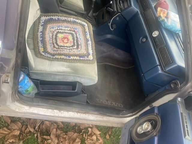 Сірий Вольво 760, об'ємом двигуна 0 л та пробігом 400 тис. км за 2200 $, фото 6 на Automoto.ua