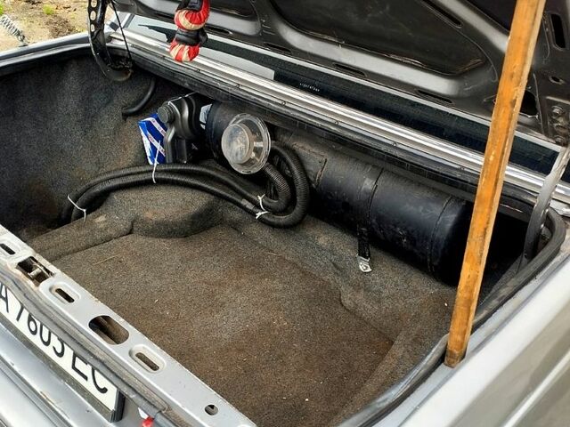 Серый Вольво 760, объемом двигателя 2.3 л и пробегом 252 тыс. км за 1670 $, фото 5 на Automoto.ua