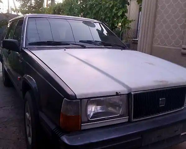 Серый Вольво 760, объемом двигателя 2.3 л и пробегом 250 тыс. км за 1000 $, фото 5 на Automoto.ua