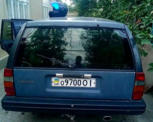 Серый Вольво 760, объемом двигателя 2.3 л и пробегом 250 тыс. км за 1000 $, фото 1 на Automoto.ua