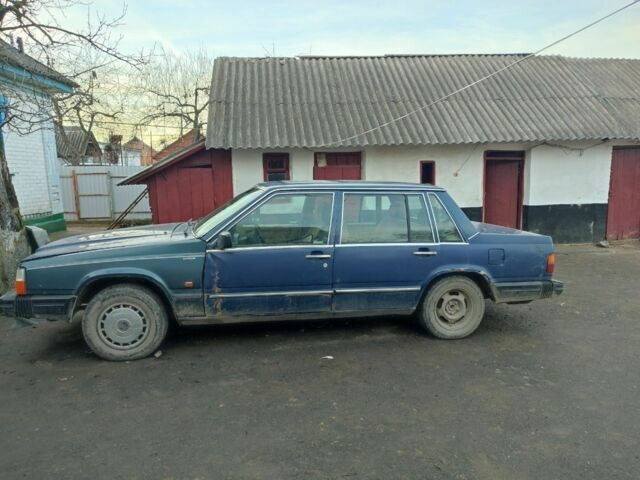 Синий Вольво 760, объемом двигателя 2 л и пробегом 345 тыс. км за 828 $, фото 3 на Automoto.ua