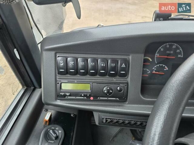 Білий Вольво 7700, об'ємом двигуна 9.37 л та пробігом 500 тис. км за 17900 $, фото 9 на Automoto.ua