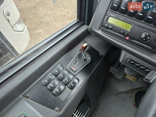 Белый Вольво 7700, объемом двигателя 9.37 л и пробегом 500 тыс. км за 17900 $, фото 10 на Automoto.ua