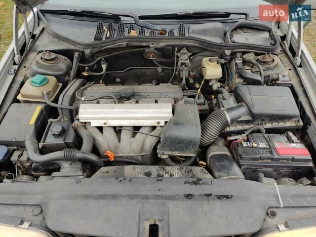 Серый Вольво 850, объемом двигателя 2.4 л и пробегом 350 тыс. км за 2200 $, фото 7 на Automoto.ua