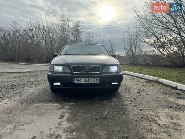 Синий Вольво 850, объемом двигателя 2.5 л и пробегом 460 тыс. км за 2500 $, фото 1 на Automoto.ua