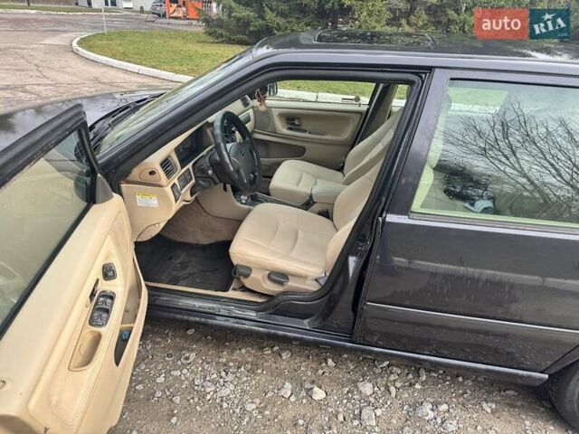 Синий Вольво 850, объемом двигателя 2.5 л и пробегом 460 тыс. км за 2500 $, фото 3 на Automoto.ua