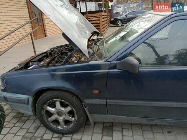 Синий Вольво 850, объемом двигателя 2 л и пробегом 375 тыс. км за 1400 $, фото 2 на Automoto.ua