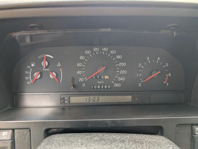 Синий Вольво 850, объемом двигателя 2.3 л и пробегом 305 тыс. км за 1750 $, фото 3 на Automoto.ua