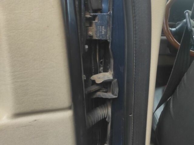 Синий Вольво 850, объемом двигателя 2.3 л и пробегом 1 тыс. км за 1600 $, фото 6 на Automoto.ua