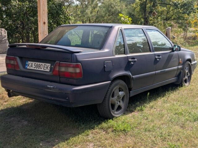 Синий Вольво 850, объемом двигателя 2.3 л и пробегом 305 тыс. км за 1750 $, фото 5 на Automoto.ua