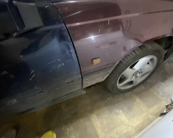 Синий Вольво 850, объемом двигателя 2.3 л и пробегом 250 тыс. км за 1400 $, фото 3 на Automoto.ua