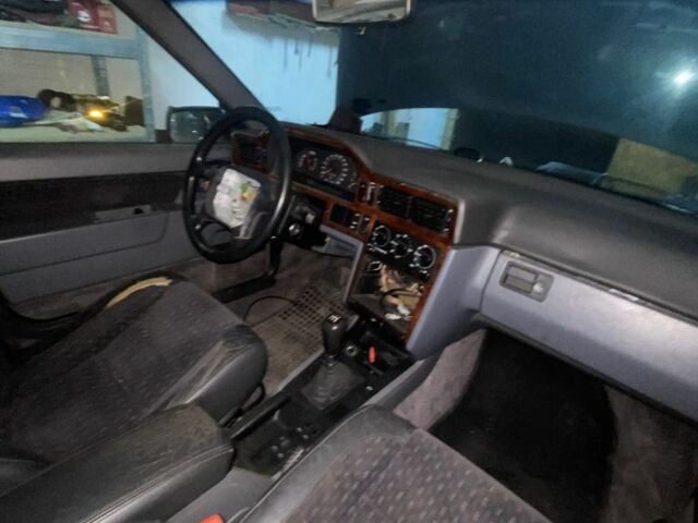 Синий Вольво 850, объемом двигателя 2 л и пробегом 300 тыс. км за 1000 $, фото 5 на Automoto.ua