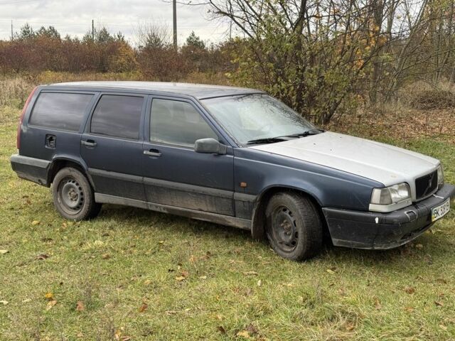 Синий Вольво 850, объемом двигателя 2 л и пробегом 250 тыс. км за 1500 $, фото 2 на Automoto.ua