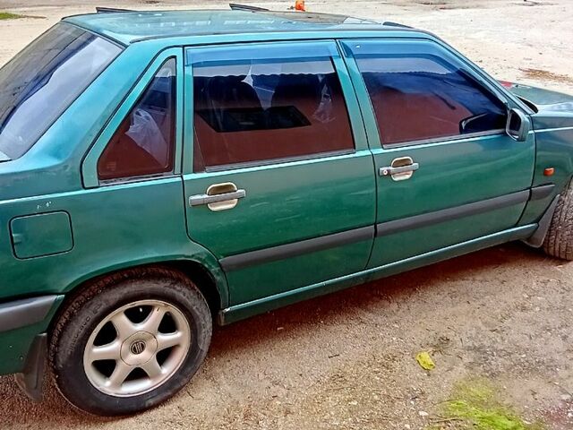 Зеленый Вольво 850, объемом двигателя 2.4 л и пробегом 0 тыс. км за 1700 $, фото 3 на Automoto.ua