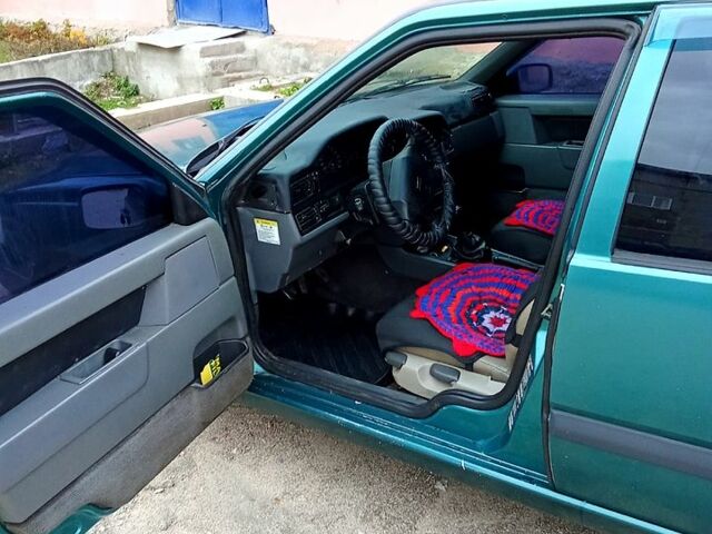 Зеленый Вольво 850, объемом двигателя 2.4 л и пробегом 0 тыс. км за 1700 $, фото 1 на Automoto.ua