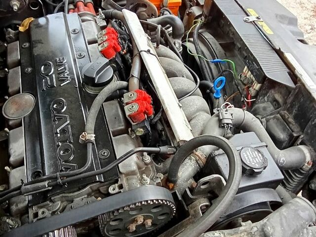 Зеленый Вольво 850, объемом двигателя 2.4 л и пробегом 0 тыс. км за 1700 $, фото 6 на Automoto.ua