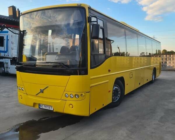 Желтый Вольво 8700, объемом двигателя 7.15 л и пробегом 485 тыс. км за 37074 $, фото 29 на Automoto.ua