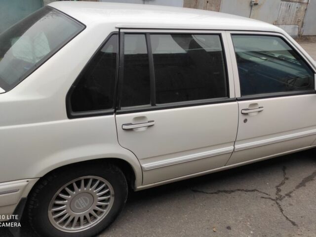 Білий Вольво 940, об'ємом двигуна 2.3 л та пробігом 300 тис. км за 3100 $, фото 1 на Automoto.ua