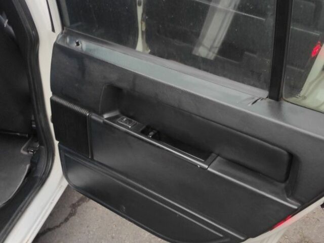 Білий Вольво 940, об'ємом двигуна 2.3 л та пробігом 300 тис. км за 3100 $, фото 5 на Automoto.ua