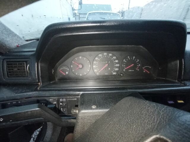 Сірий Вольво 940, об'ємом двигуна 2 л та пробігом 200 тис. км за 714 $, фото 5 на Automoto.ua