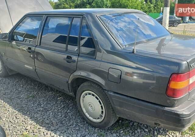 Серый Вольво 940, объемом двигателя 2.32 л и пробегом 497 тыс. км за 2400 $, фото 9 на Automoto.ua
