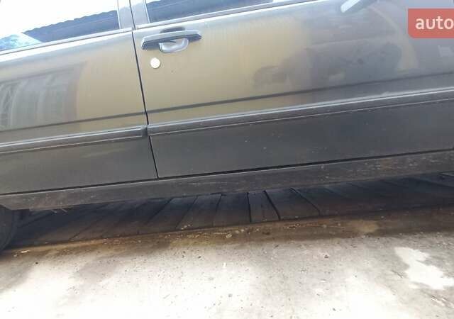 Серый Вольво 940, объемом двигателя 2.32 л и пробегом 497 тыс. км за 2400 $, фото 2 на Automoto.ua