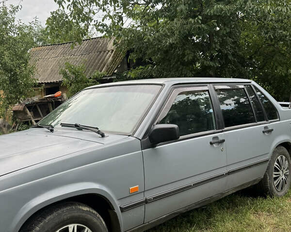 Серый Вольво 940, объемом двигателя 2.3 л и пробегом 300 тыс. км за 1300 $, фото 2 на Automoto.ua