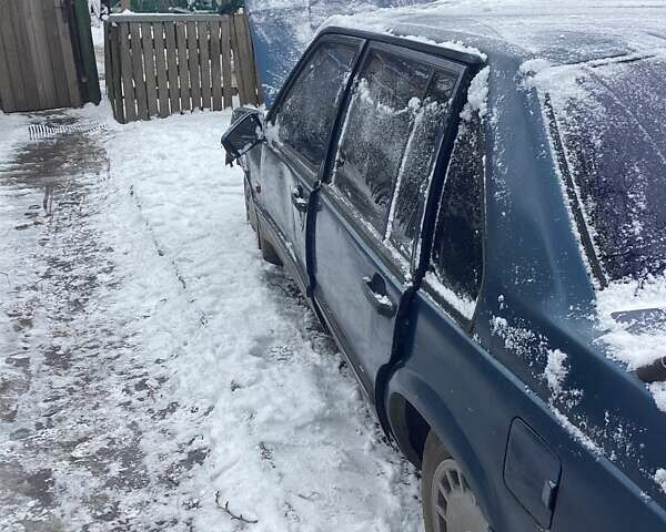 Синий Вольво 940, объемом двигателя 2.3 л и пробегом 31 тыс. км за 752 $, фото 6 на Automoto.ua