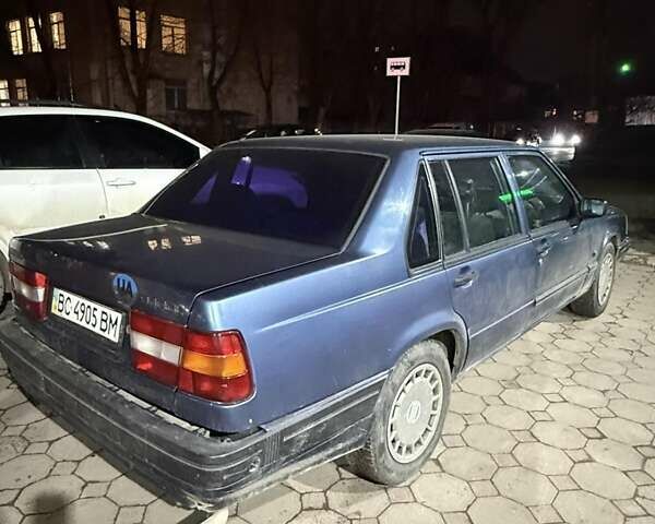 Синий Вольво 940, объемом двигателя 2.3 л и пробегом 250 тыс. км за 1600 $, фото 2 на Automoto.ua