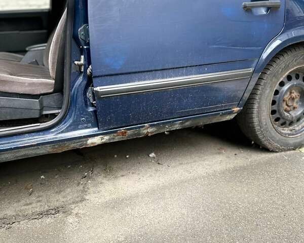 Синий Вольво 940, объемом двигателя 2.3 л и пробегом 326 тыс. км за 1750 $, фото 7 на Automoto.ua