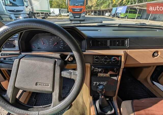 Зеленый Вольво 940, объемом двигателя 2.3 л и пробегом 260 тыс. км за 3300 $, фото 7 на Automoto.ua