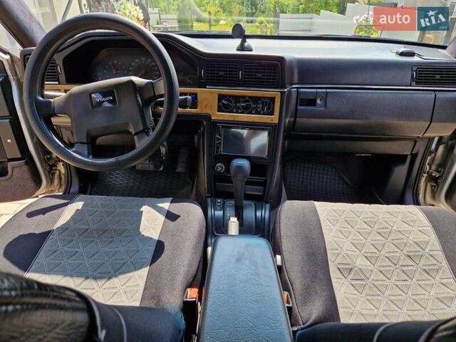 Серый Вольво 960, объемом двигателя 2.92 л и пробегом 370 тыс. км за 2900 $, фото 9 на Automoto.ua