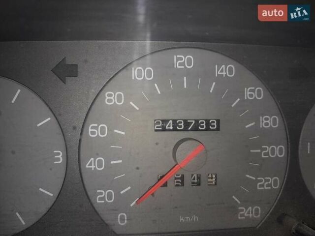 Серый Вольво 960, объемом двигателя 2.92 л и пробегом 244 тыс. км за 2900 $, фото 7 на Automoto.ua