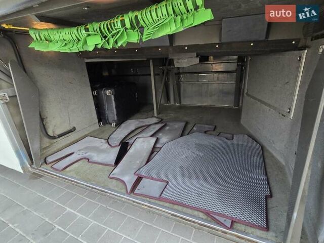 Белый Вольво Б12, объемом двигателя 12 л и пробегом 140 тыс. км за 69500 $, фото 30 на Automoto.ua