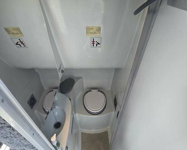 Белый Вольво Б12, объемом двигателя 12 л и пробегом 140 тыс. км за 69500 $, фото 26 на Automoto.ua