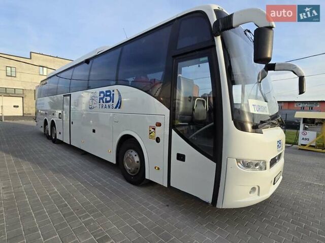 Белый Вольво Б12, объемом двигателя 12 л и пробегом 140 тыс. км за 69500 $, фото 3 на Automoto.ua