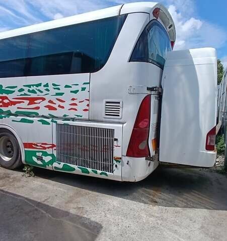 Белый Вольво Б12, объемом двигателя 12.13 л и пробегом 402 тыс. км за 39000 $, фото 7 на Automoto.ua