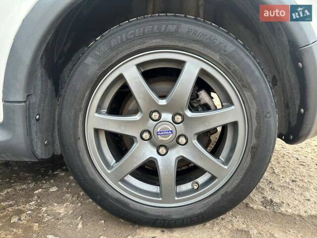 Белый Вольво Ц30, объемом двигателя 1.98 л и пробегом 196 тыс. км за 7600 $, фото 30 на Automoto.ua