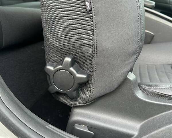 Белый Вольво Ц30, объемом двигателя 1.98 л и пробегом 196 тыс. км за 7600 $, фото 39 на Automoto.ua