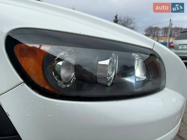 Белый Вольво Ц30, объемом двигателя 1.98 л и пробегом 196 тыс. км за 7600 $, фото 18 на Automoto.ua